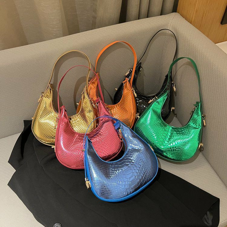 Nouveau sac tendance motif Crocodile Pattern Indentation Sac Crossbodybody Trends et à la mode Crescent Sac pour femmes