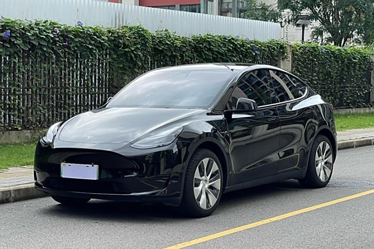 Tesla Model Y 2022 version à propulsion arrière transmission intégrale longue portée - Voiture électrique
