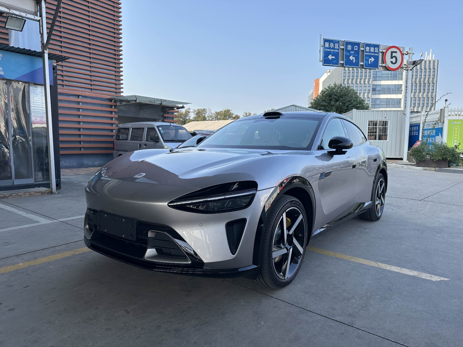 Xiaomi YU7 2025 Véhicule électrique neuf - Version propulsion longue autonomie